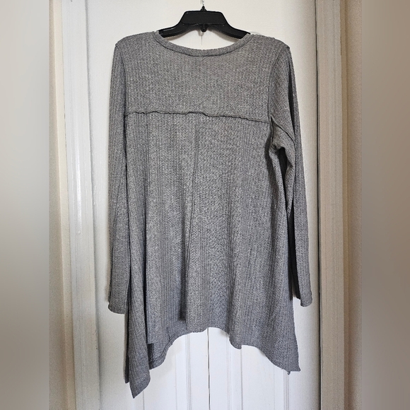 Torrid Gray Women's Ribbed Knit V-Neck Tunic Top Long Sleeve Flattering Fit sz1X - Picture 10 of 15